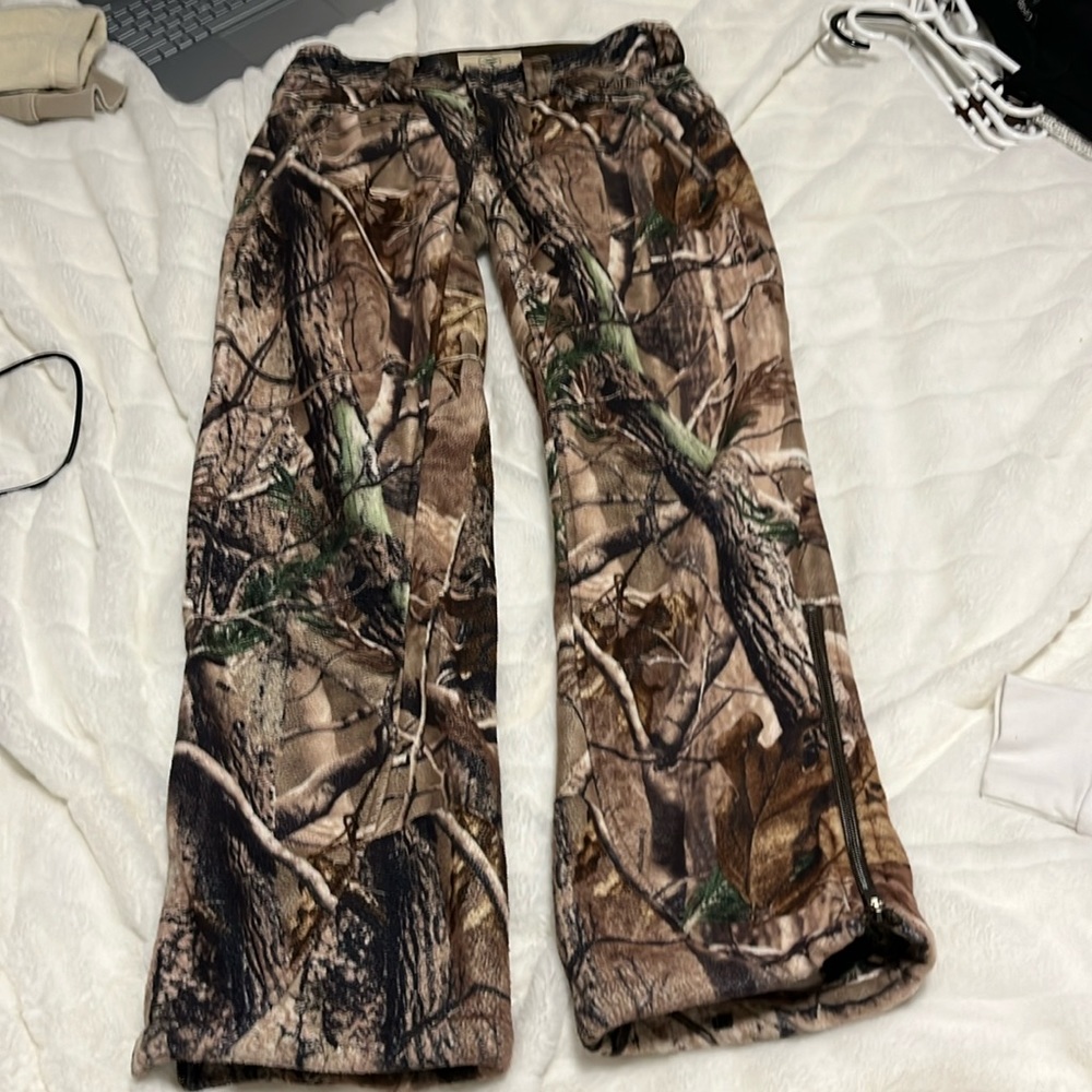 Size:small camouflaged pants wide legged soft